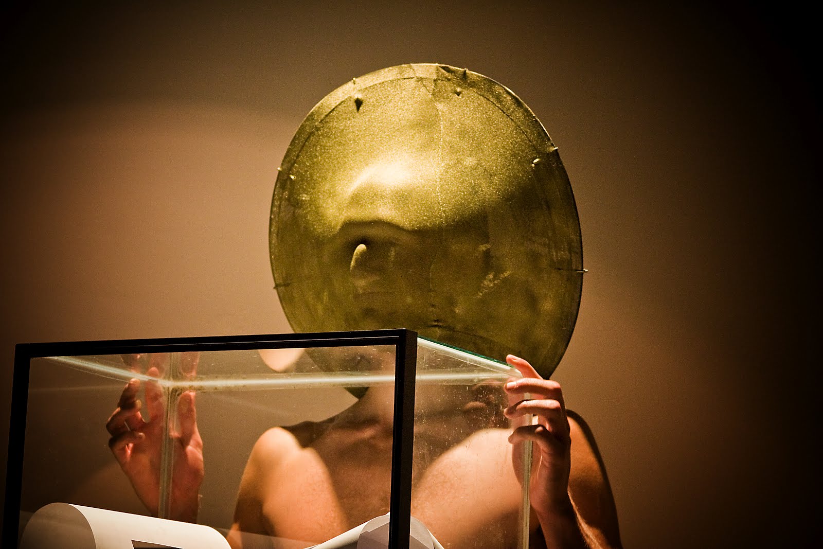 Lemur – performance still, Robert Tyree, copyright Miroslav Milos - Miroslav_Milos_3