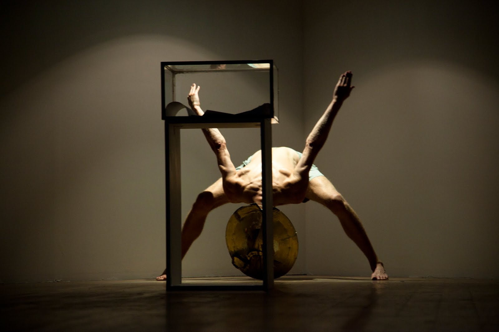 Lemur – performance still, Robert Tyree, copyright Rebecca Steele - Rebecca_Steele_4